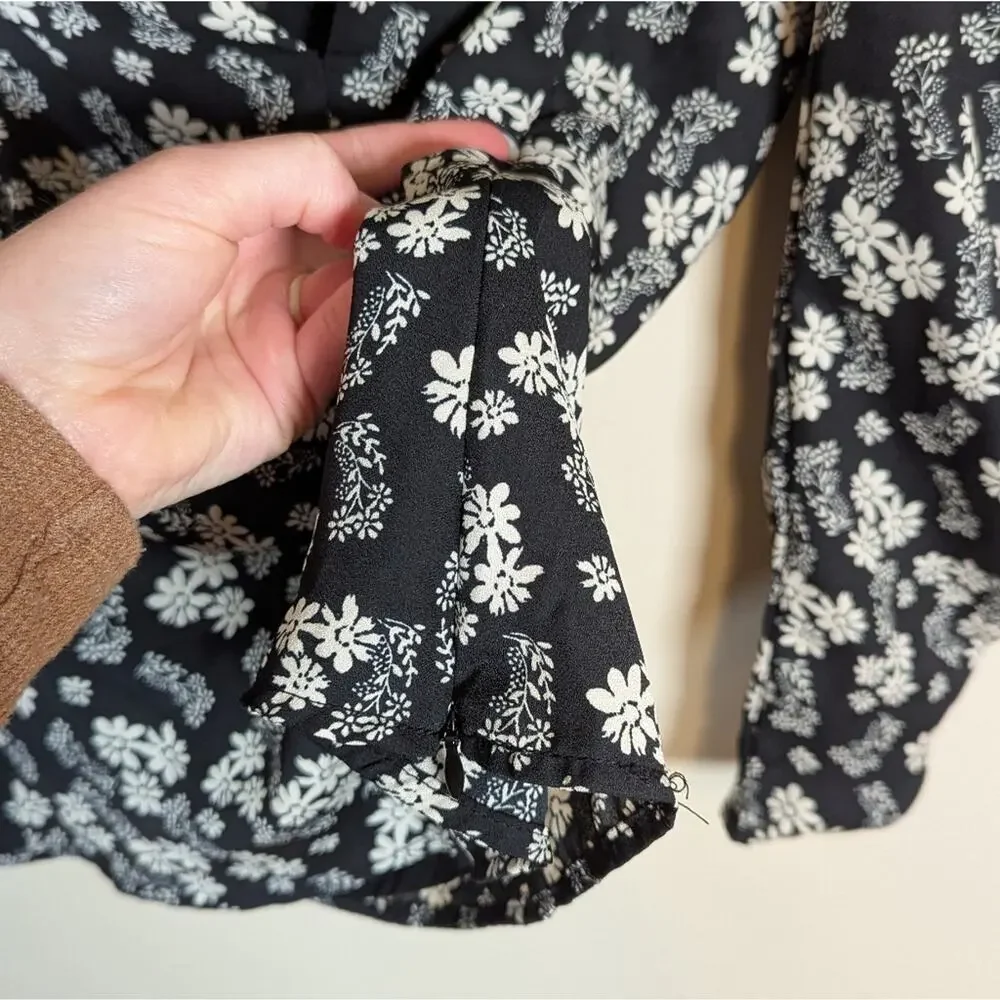 Astr the label floral ruched puff sleeve top xs